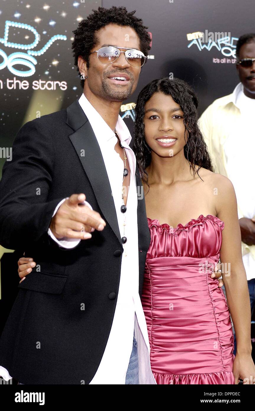 June 28, 2006 - Los Angeles, CALIFORNIA, USA - K48474VG.6th Annual B.E.T. Awards.Shrine Auditorium, Los Angeles, California..06-27-2006. Hakim /    2006.Eric Benet and daughter, India(Credit Image: © Globe Photos/ZUMAPRESS.com) Stock Photo