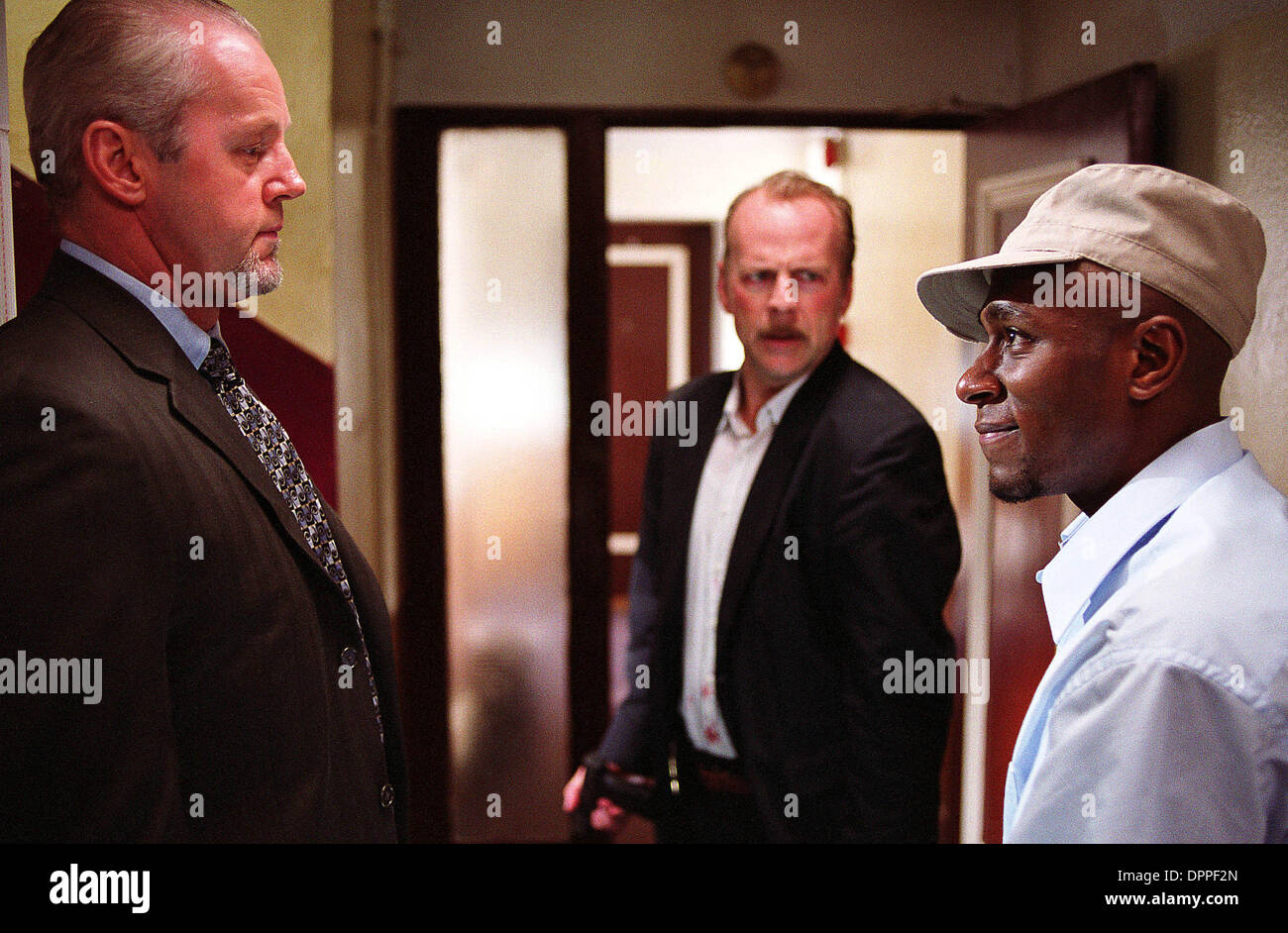 Jan. 23, 2006 - L-r: DAVID MORSE as Frank Nugent, BRUCE WILLIS as Jack Mosley and MOS DEF as Eddie Bunker star in Alcon Entertainment and Millennium FilmsÃ• action thriller Ã’16 Blocks,Ã“ distributed by Warner Bros. Pictures.. .K47231. SUPPLIED BY   PHOTOS(Credit Image: © Globe Photos/ZUMAPRESS.com) Stock Photo