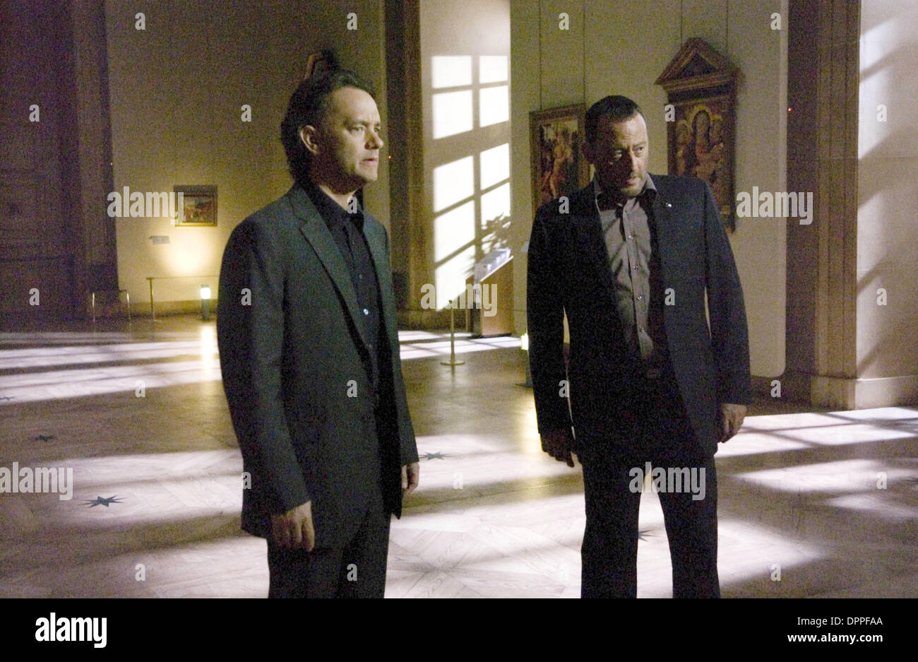 Feb. 21, 2006 - 24 Ã DF-08231 rv1 - Tom Hanks (l) and Jean Reno star in Columbia PicturesÃ• suspense thriller The Da Vinci Code..K48086ES.TV-FILM STILL. SUPPLIED BY   PHOTOS(Credit Image: © Globe Photos/ZUMAPRESS.com) Stock Photo