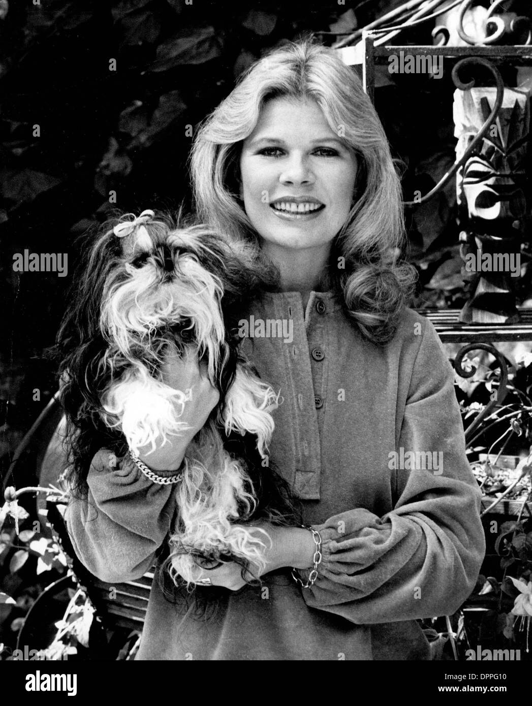 Loretta Swit Stock Photos & Loretta Swit Stock Images Page 3 Alamy