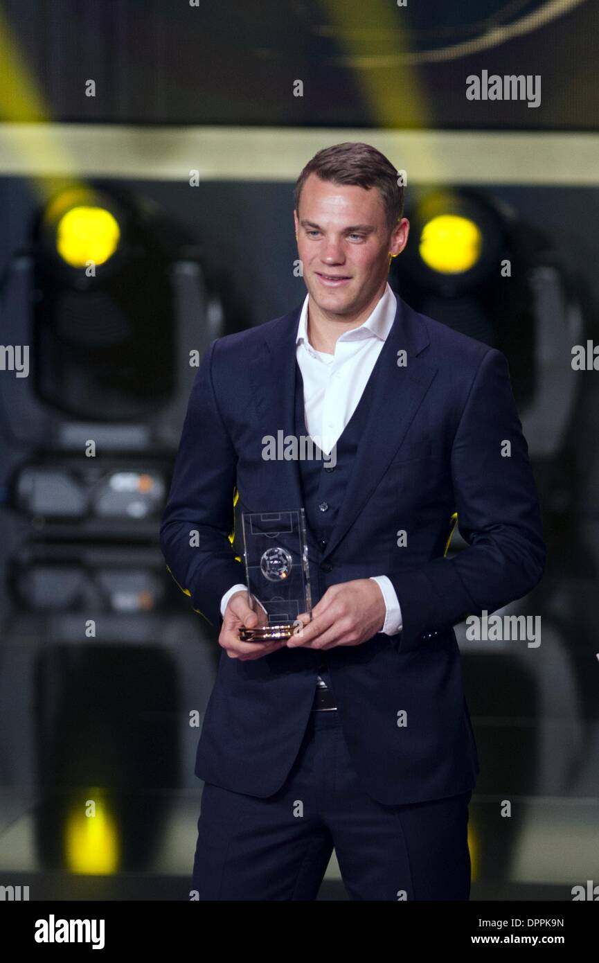 Zurich, Switzerland. 13th Jan, 2014. Manuel Neuer Football / Soccer : FIFA FIFPro World XI player with the trophy during the FIFA Ballon d'Or 2013 Gala at Kongresshaus in Zurich, Switzerland . © Maurizio Borsari/AFLO/Alamy Live News Stock Photo