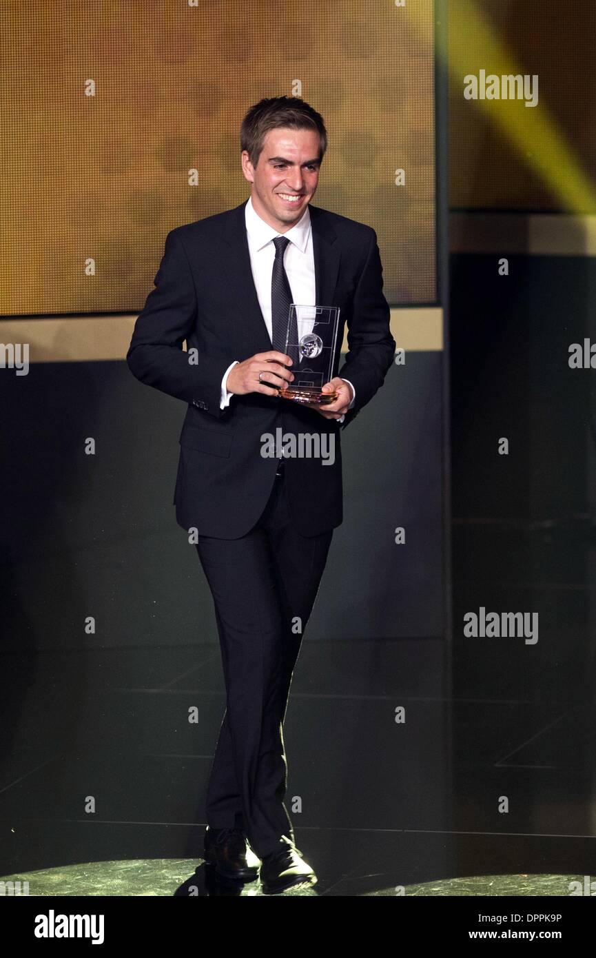 Zurich, Switzerland. 13th Jan, 2014. Philipp Lahm Football / Soccer : FIFA FIFPro World XI player with the trophy during the FIFA Ballon d'Or 2013 Gala at Kongresshaus in Zurich, Switzerland . © Maurizio Borsari/AFLO/Alamy Live News Stock Photo