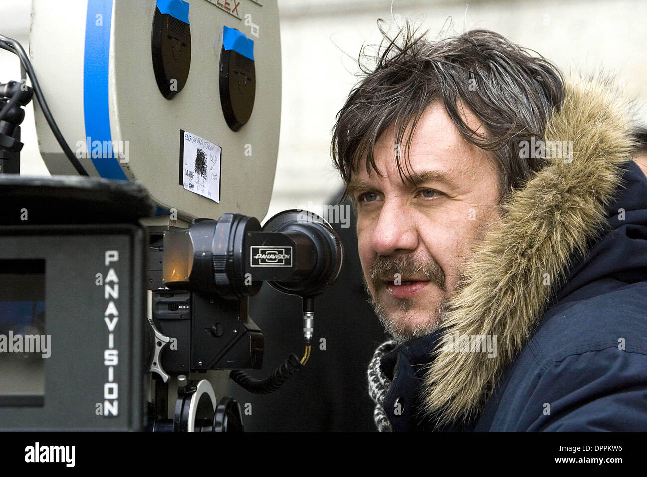 May 22, 2006 - Director ALEJANDRO AGRESTI on the set of Warner Bros. Pictures' and Village Roadshow Pictures' romantic drama ''The Lake House,'' starring Keanu Reeves and Sandra Bullock.. .K49221ES.TV-FILM STILL. SUPPLIED BY    2006.(Credit Image: © Globe Photos/ZUMAPRESS.com) Stock Photo