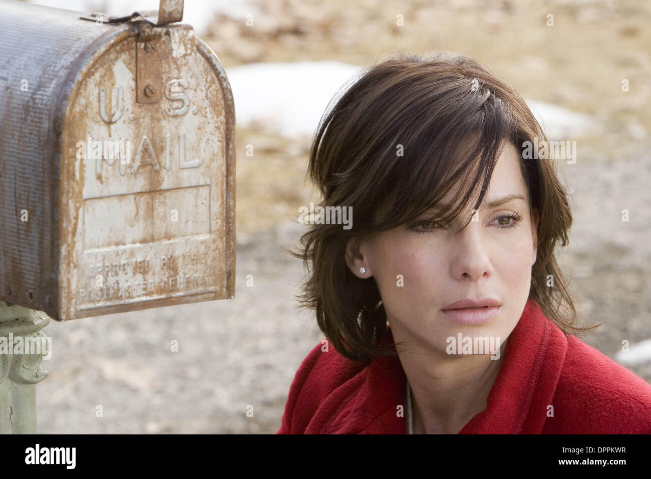May 22, 2006 - SANDRA BULLOCK stars as Kate Forster in Warner Bros. Pictures' and Village Roadshow Pictures' romantic drama ''The Lake House,'' also starring Keanu Reeves.. .K49221ES.TV-FILM STILL. SUPPLIED BY    2006.(Credit Image: © Globe Photos/ZUMAPRESS.com) Stock Photo