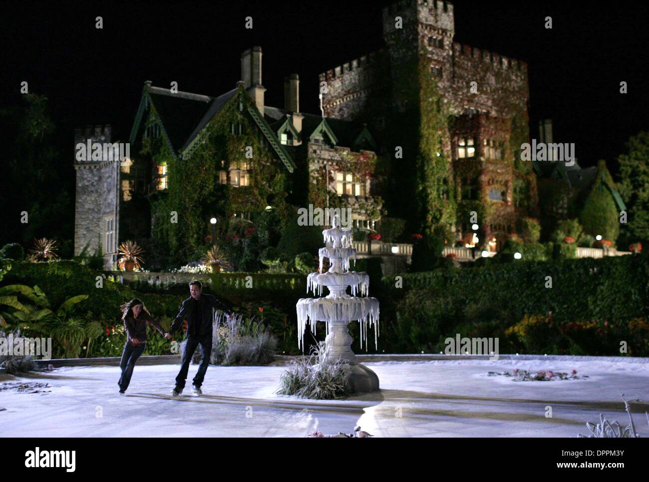 June 7, 2006 - Xmen3-114  Against the backdrop of XavierÃ•s School for the Gifted, Kitty (Ellen Page) and Iceman (Shawn Ashmore) enjoy an impromptu ice skating session..X-Men: The Last Stand.TV-FILM STILL. SUPPLIED BY    K48226ES.(Credit Image: © Globe Photos/ZUMAPRESS.com) Stock Photo