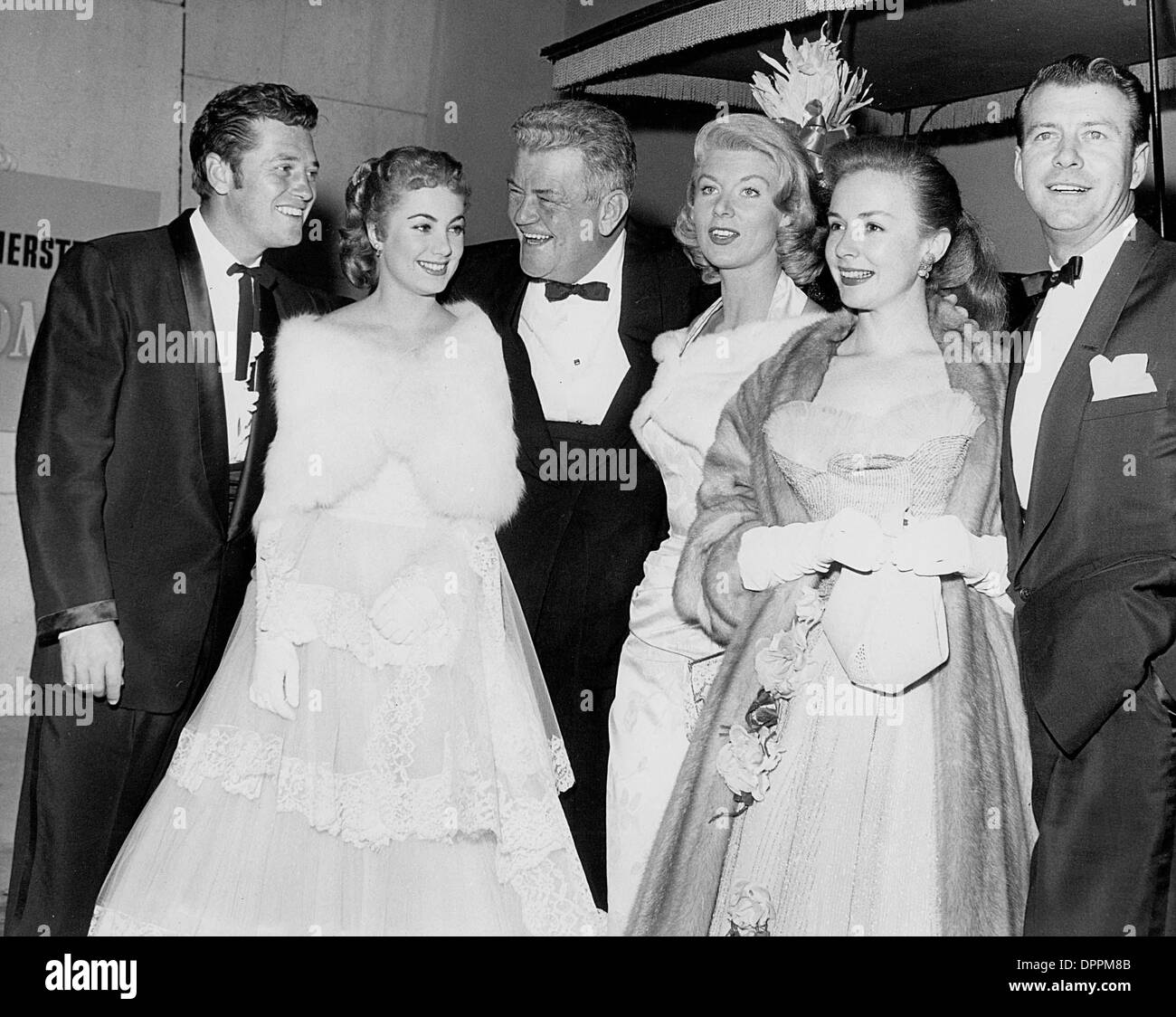 July 12, 2006 - SHIRLEY JONES WITH JAY C. FLIPPEN , PIPER LAURIE , MR. AND MRS. GORDON MACRAE.SUPPLIED BY (Credit Image: © Globe Photos/ZUMAPRESS.com) Stock Photo