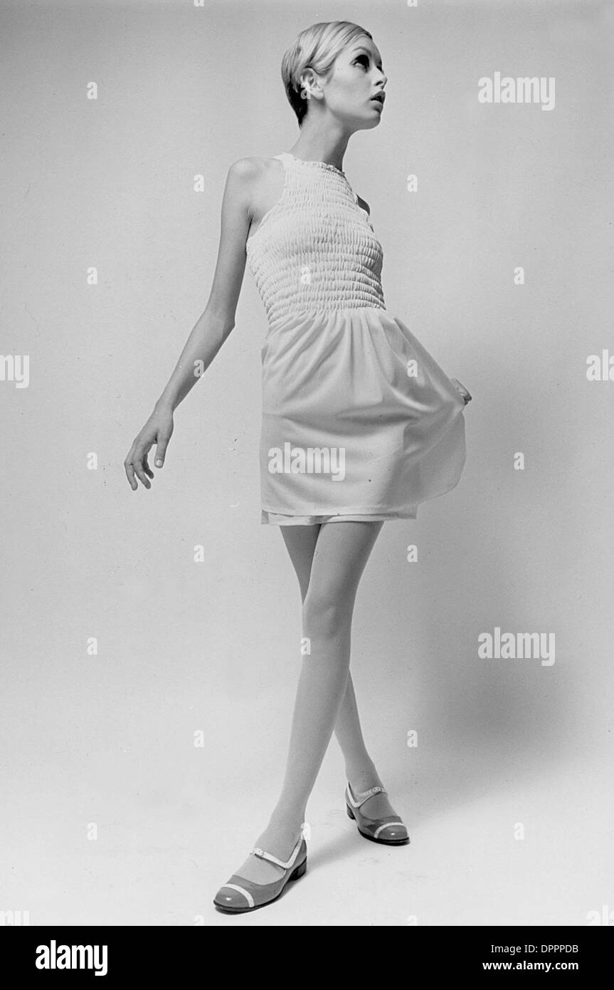 Twiggy High Resolution Stock Photography and Images - Alamy