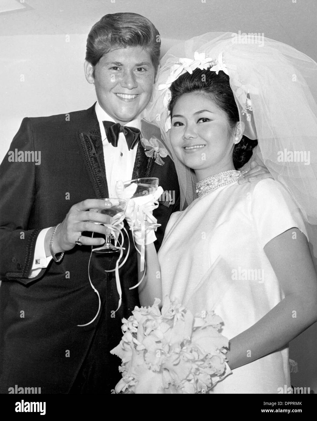 Aug. 10, 2006 - WAYNE NEWTON AND ELAINE OKAMURA.WEDDING IN LAS VEGAS 1968.SUPPLIED BY (Credit Image: © Globe Photos/ZUMAPRESS.com) Stock Photo