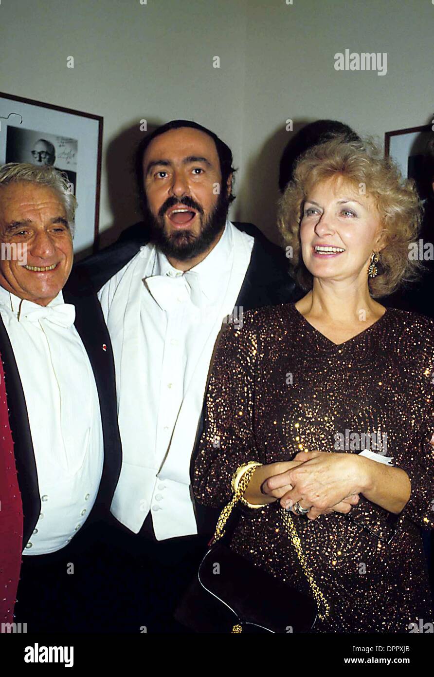Aug. 16, 2006 - Leonard Berstein, Luciano Pavarotti, and Joanne Woodward.    1987.LUCIANOPAVAROTTIRETRO(Credit Image: © Globe Photos/ZUMAPRESS.com) Stock Photo