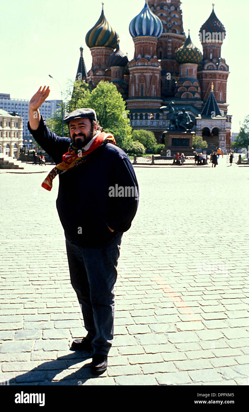 Aug. 17, 2006 - Luciano Pavarotti in Moscow.   -    LUCIANOPAVAROTTIRETRO(Credit Image: © Globe Photos/ZUMAPRESS.com) Stock Photo