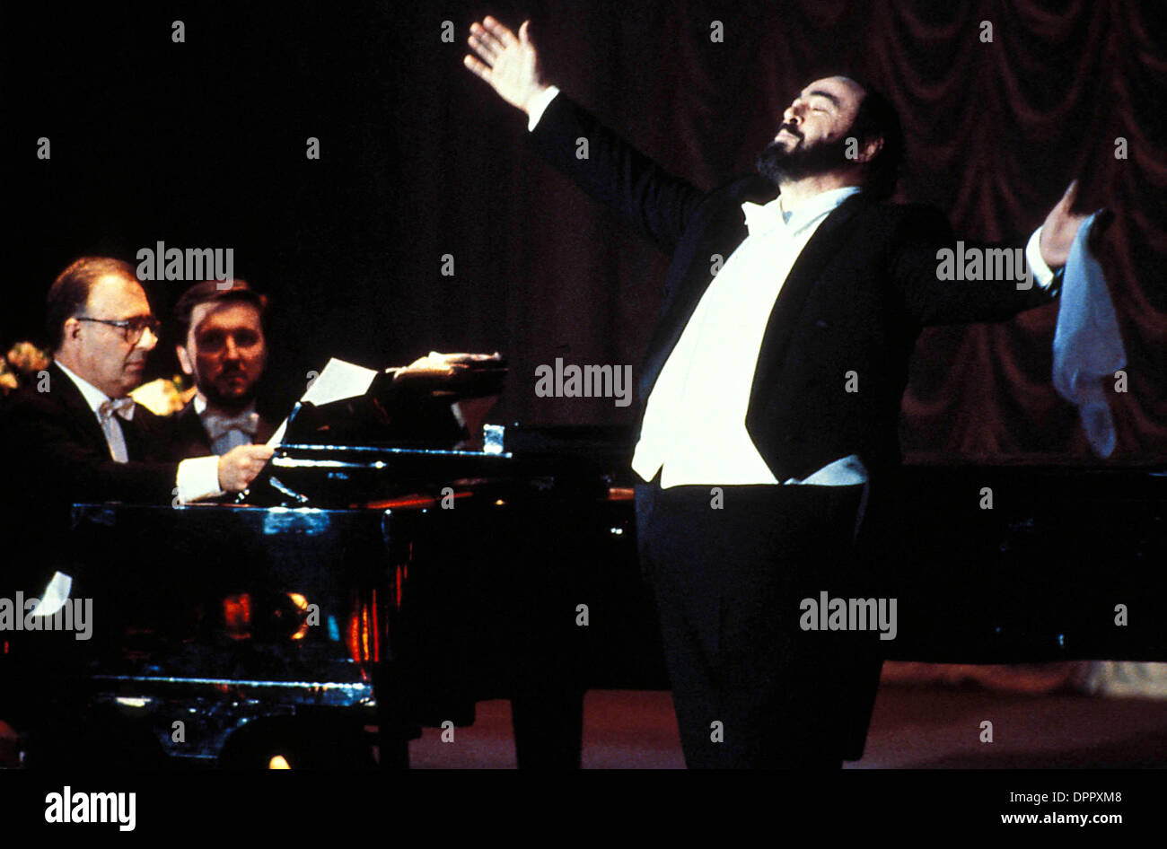 Aug. 17, 2006 - Luciano Pavarotti in Moscow, .performing at Bolshoj Theatre.   -    LUCIANOPAVAROTTIRETRO(Credit Image: © Globe Photos/ZUMAPRESS.com) Stock Photo