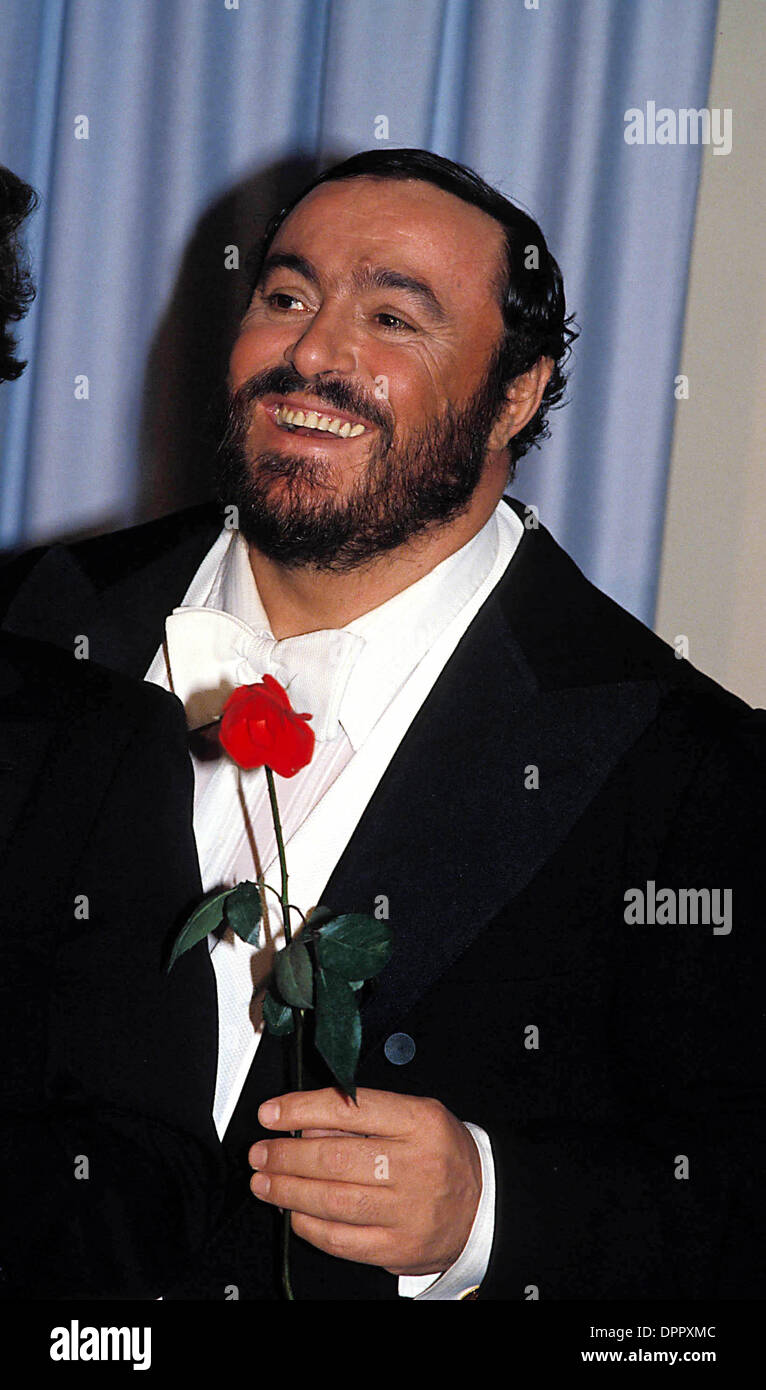 Aug. 17, 2006 - Luciano Pavarotti. Paschal -    LUCIANOPAVAROTTIRETRO(Credit Image: © Globe Photos/ZUMAPRESS.com) Stock Photo