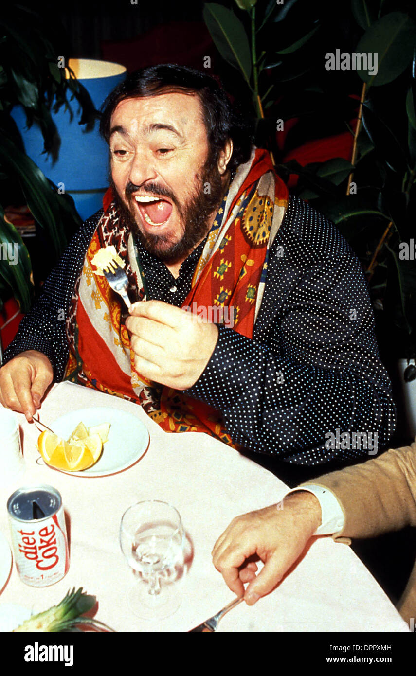 Aug. 17, 2006 - Luciano Pavarotti.    LUCIANOPAVAROTTIRETRO(Credit Image: © Globe Photos/ZUMAPRESS.com) Stock Photo