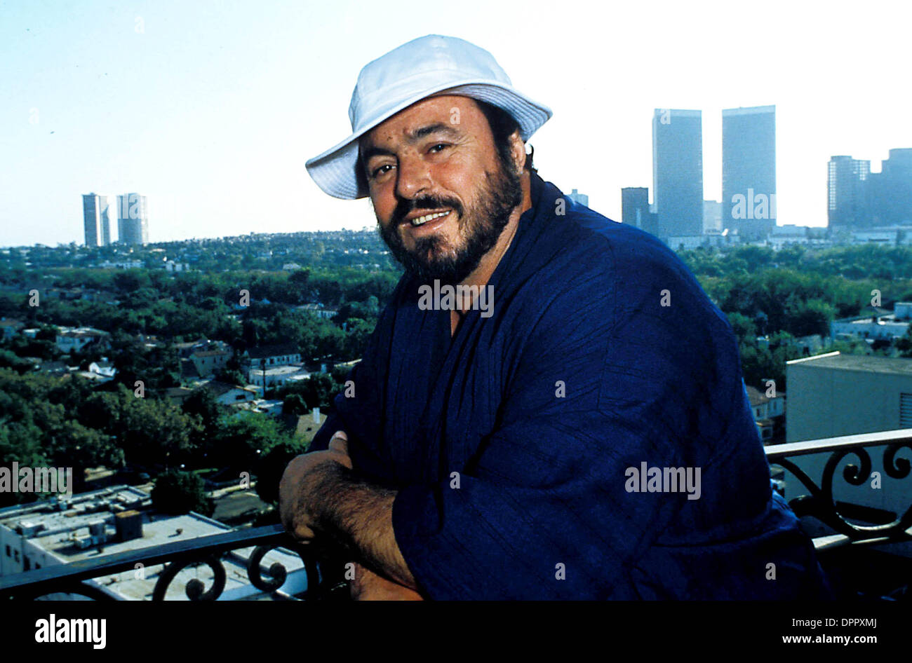 Aug. 17, 2006 - Luciano Pavarotti.    LUCIANOPAVAROTTIRETRO...PE6-10295.PE18128.8-146-98(Credit Image: © Globe Photos/ZUMAPRESS.com) Stock Photo