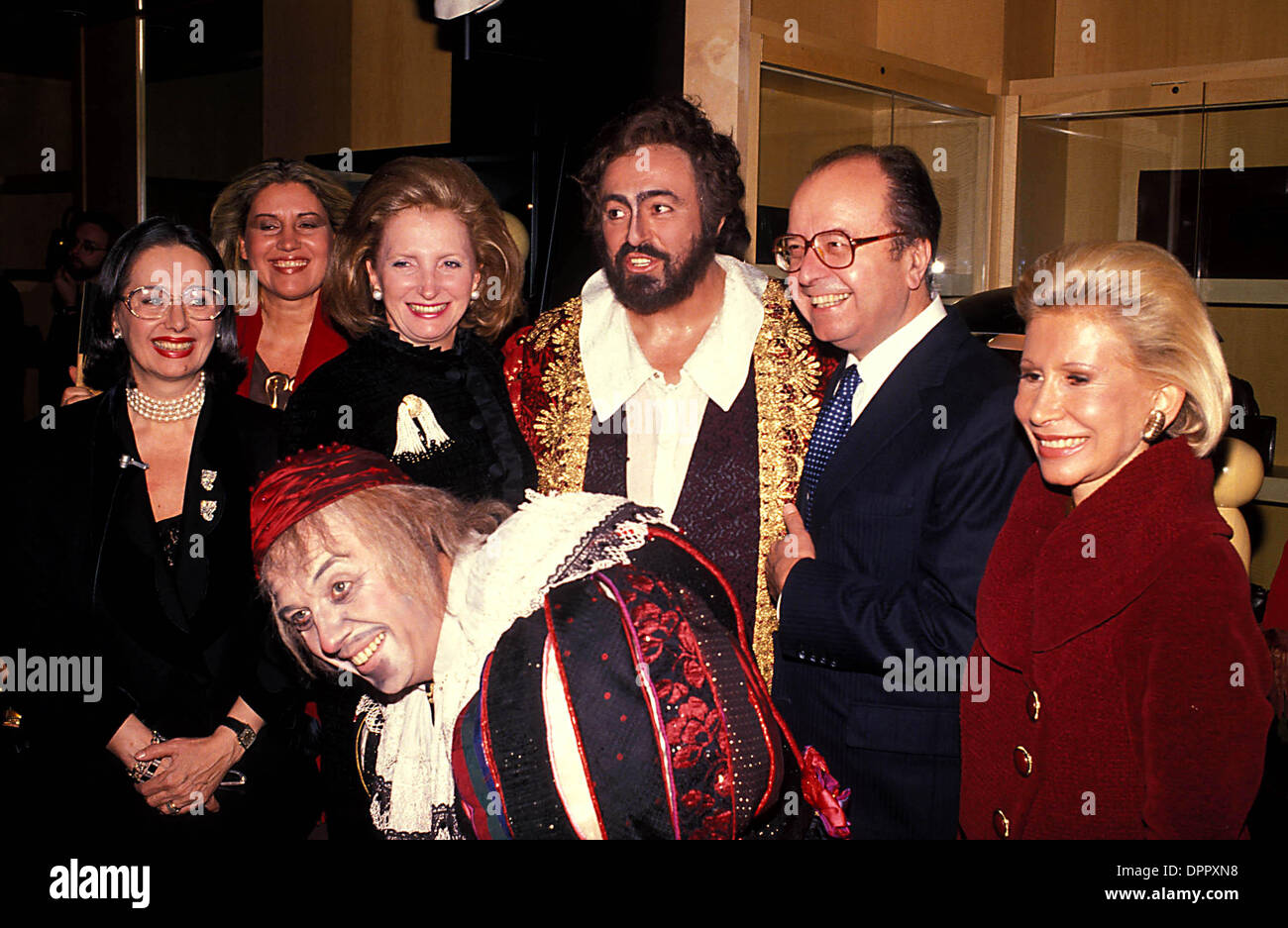 Aug. 17, 2006 - Luciano Pavarotti and Fendi Family. John Barrett -    1988.LUCIANOPAVAROTTIRETRO(Credit Image: © Globe Photos/ZUMAPRESS.com) Stock Photo