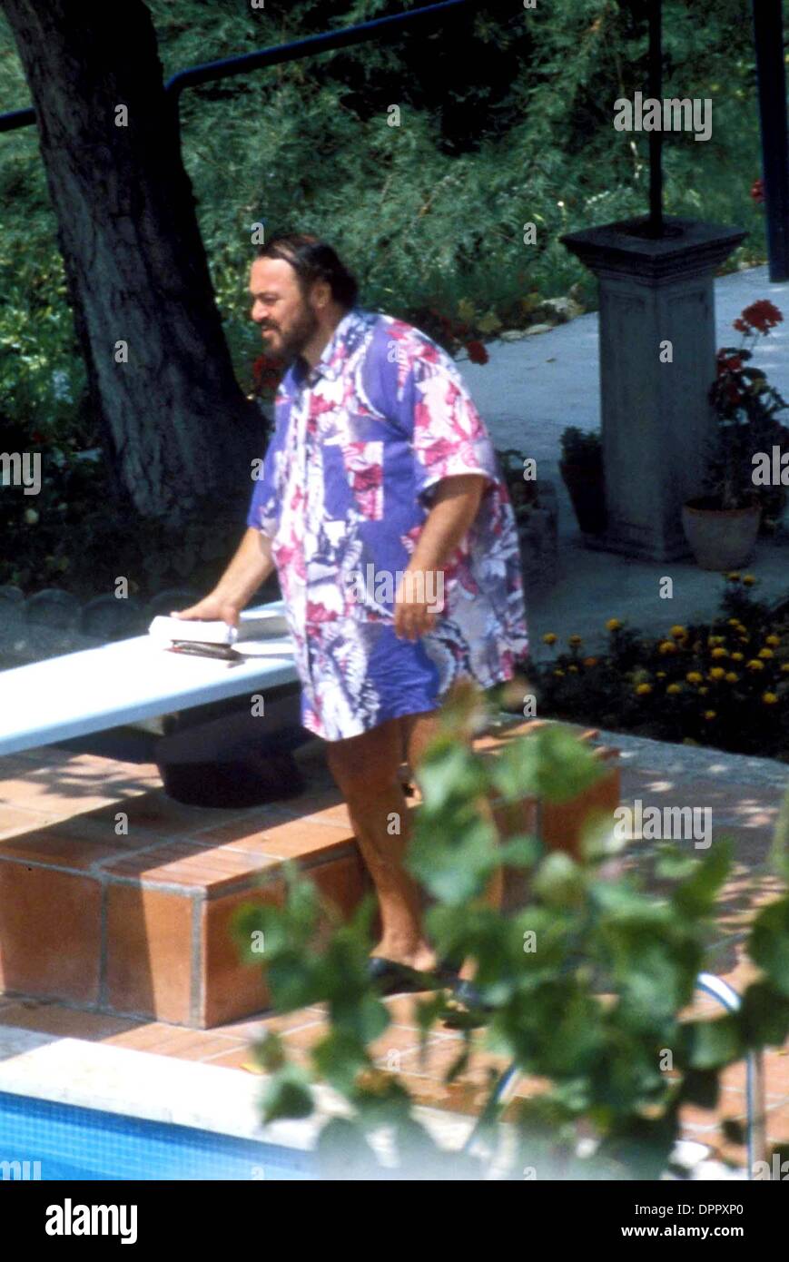 Aug. 21, 2006 - Luciano Pavarotti.   -    1987.LUCIANOPAVAROTTIRETRO(Credit Image: © Globe Photos/ZUMAPRESS.com) Stock Photo