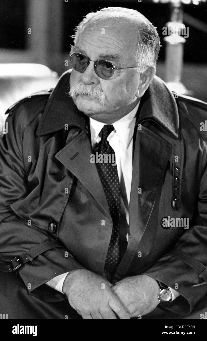 Frontiers | Signalling cognition: the gut microbiota and  hypothalamic-pituitary-adrenal axis, image size:845x1390