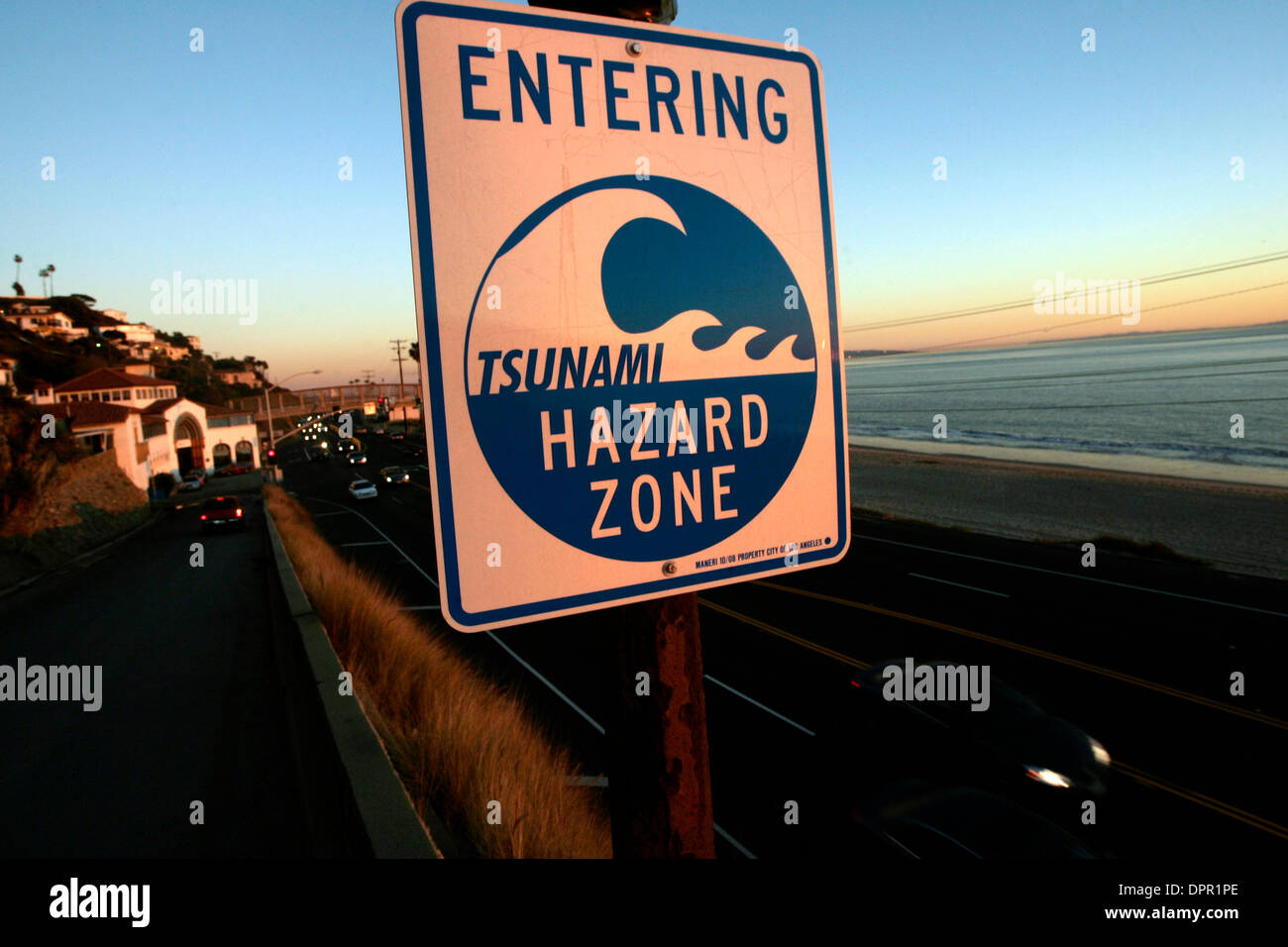 Tsunami alert pacific beach