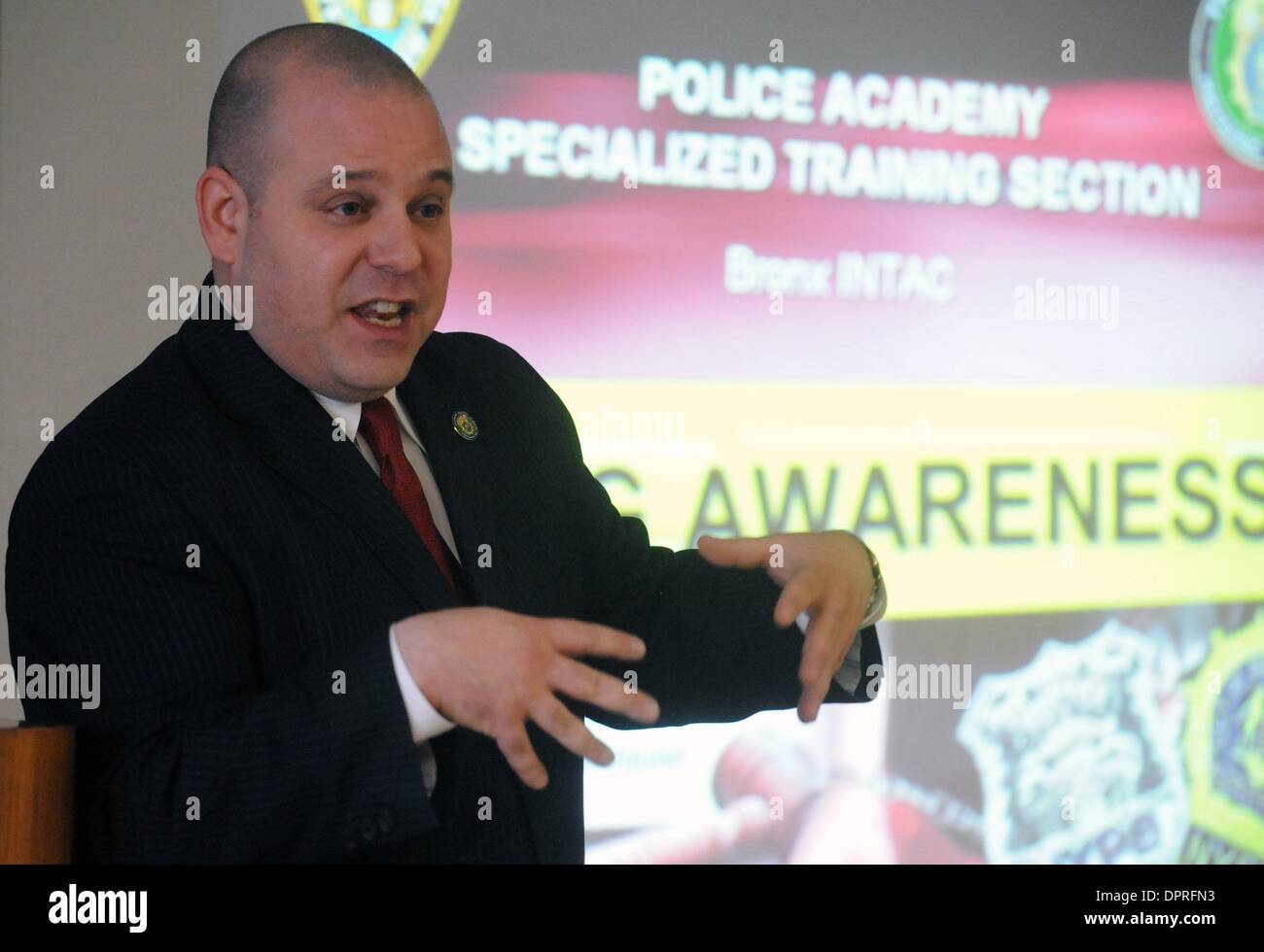 Police Training Instructor Police academy instructor hi-res stock photography and images - Alamy