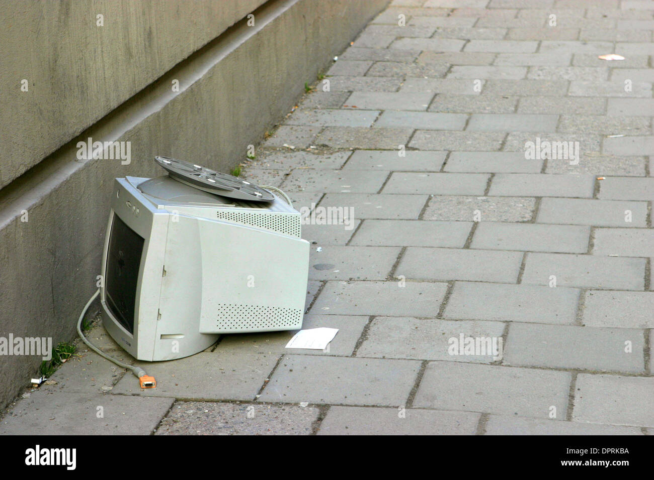 Apr 03, 2009 - Stockholm, Sweden - An old computer monitor lays ...