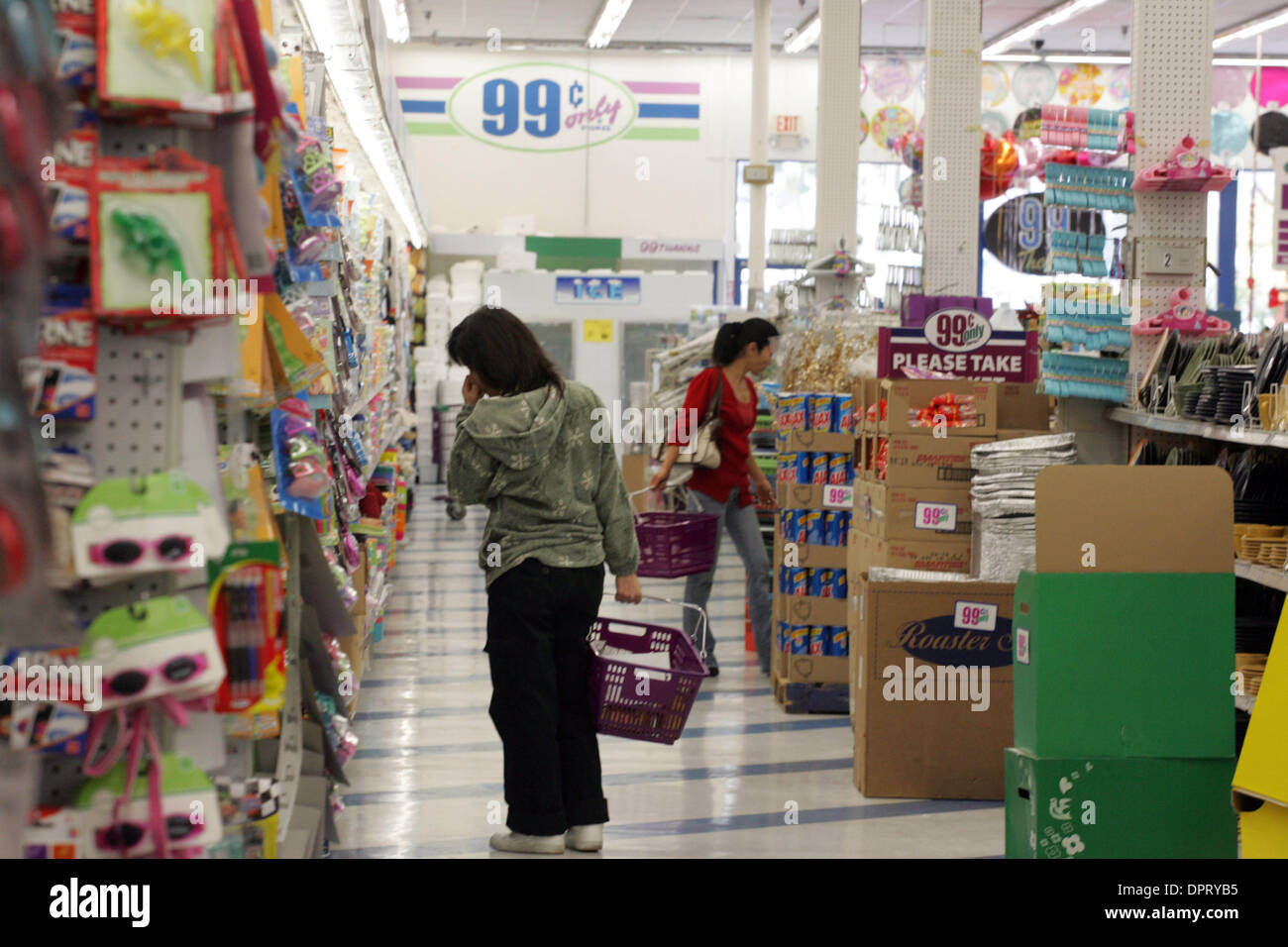 99 Cents Store High Resolution Stock Photography and Images Alamy