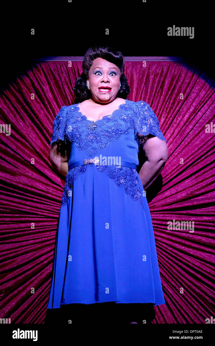 Apr 17, 2009 - Los Angeles, California, United States - Artist ARMELIA MCQUEEN performs on stage during a dress rehearsal for the musical show 'Ain't Misbeavin' at the Ahmanson Theatre. (Credit Image: © Ringo Chiu/ZUMA Press) Stock Photo