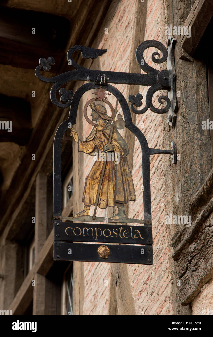 Compostela pilgrim sign, in the Rue de la Vau Saint-Jacques (Chemin de Saint-Jacques de Compostelle), Parthenay, France Stock Photo
