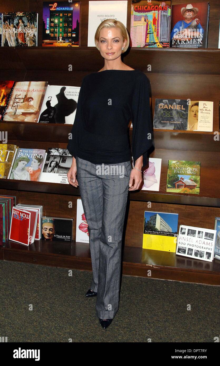 Jaime Pressly Signs Her Book It S Not Necessarily The Truth At
