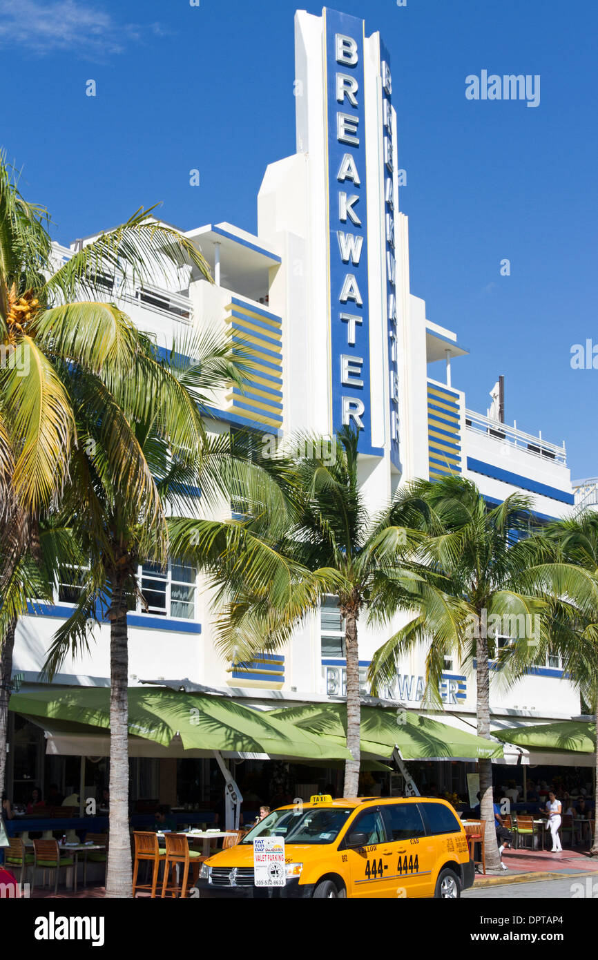 Art Deco frontage of the Breakwater Hotel in Miami Stock Photo