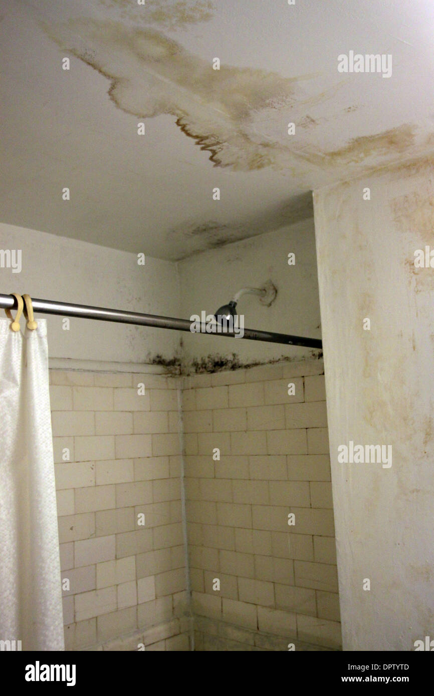 Jan 28, 2009 - New York, New York, USA - The Hotel Carter has been named the dirtiest hotel in America by TripAdvisor for the third year in a row, based on TripAdvisor.com's user rankings. Hotel Carter is in the heart of Times Square. PICTURED: Mold and water stains in one of the more shabby bathrooms.s. (Credit Image: © Stan Godlewski/ZUMA Press) Stock Photo