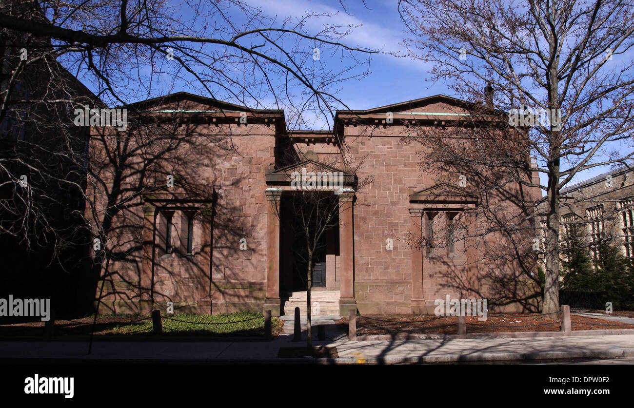 Skull and Bones Tomb – New Haven, Connecticut - Atlas Obscura