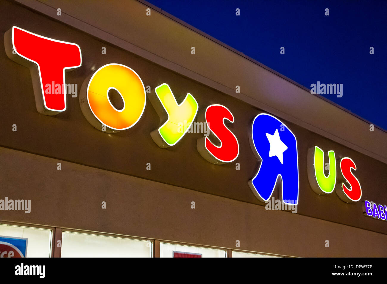 A Toys R Us store in Woodland Hills California Stock Photo Alamy