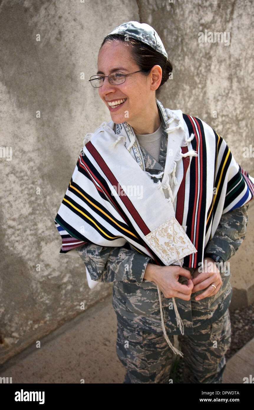Feb 28, 2009 - Baghdad, Iraq - United States Airforce chaplain Captain SARAH SCHECHTER greets people during a Jewish Shabbat service on Joint Base Balad in Iraq. Captain Schechter currently is the only Rabbinical chaplain serving in Iraq. (Credit Image: © John Goodman/ZUMA Press) Stock Photo