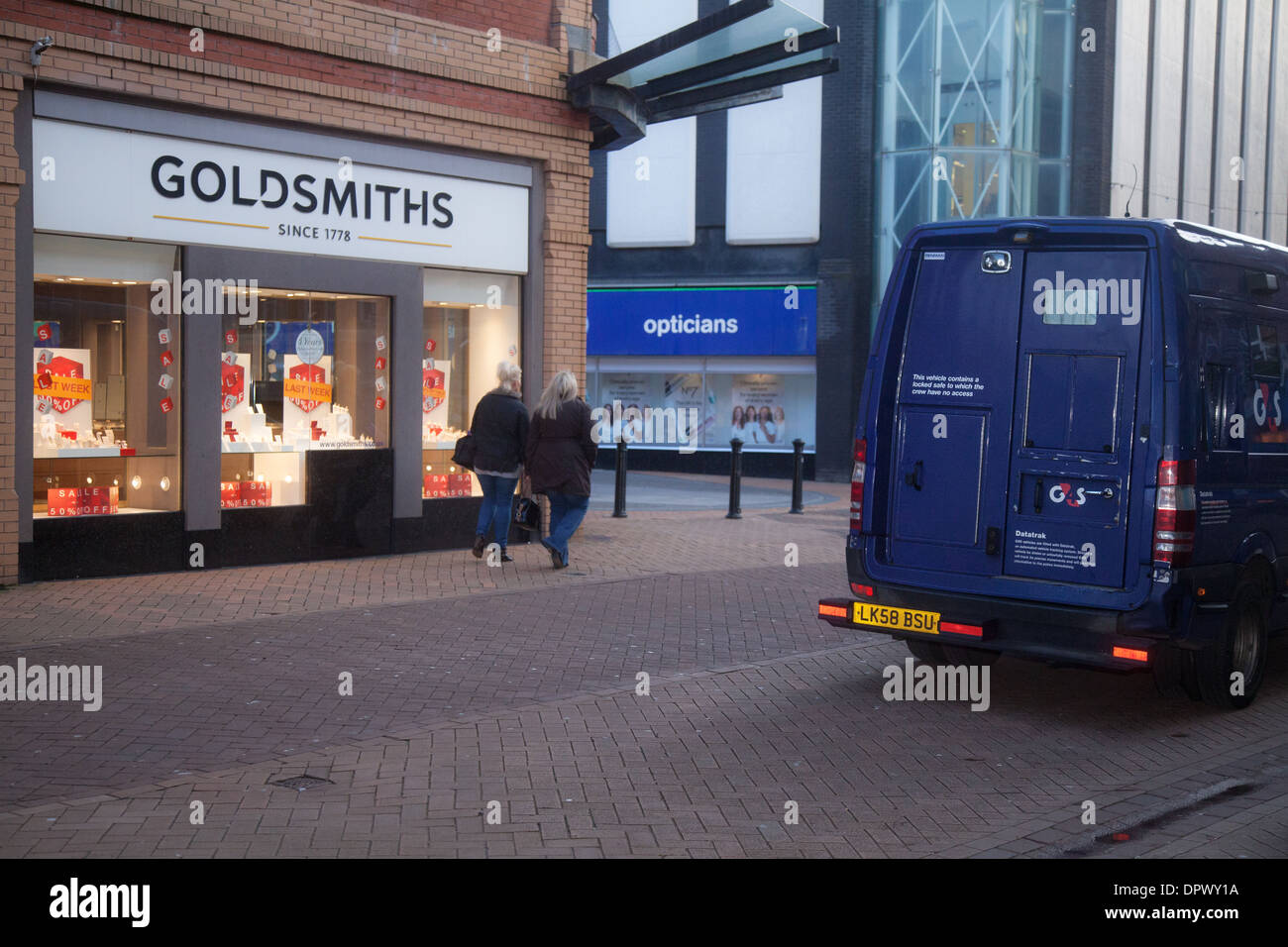 G4S Armoured Vehicle, secure cash collection and delivery outside