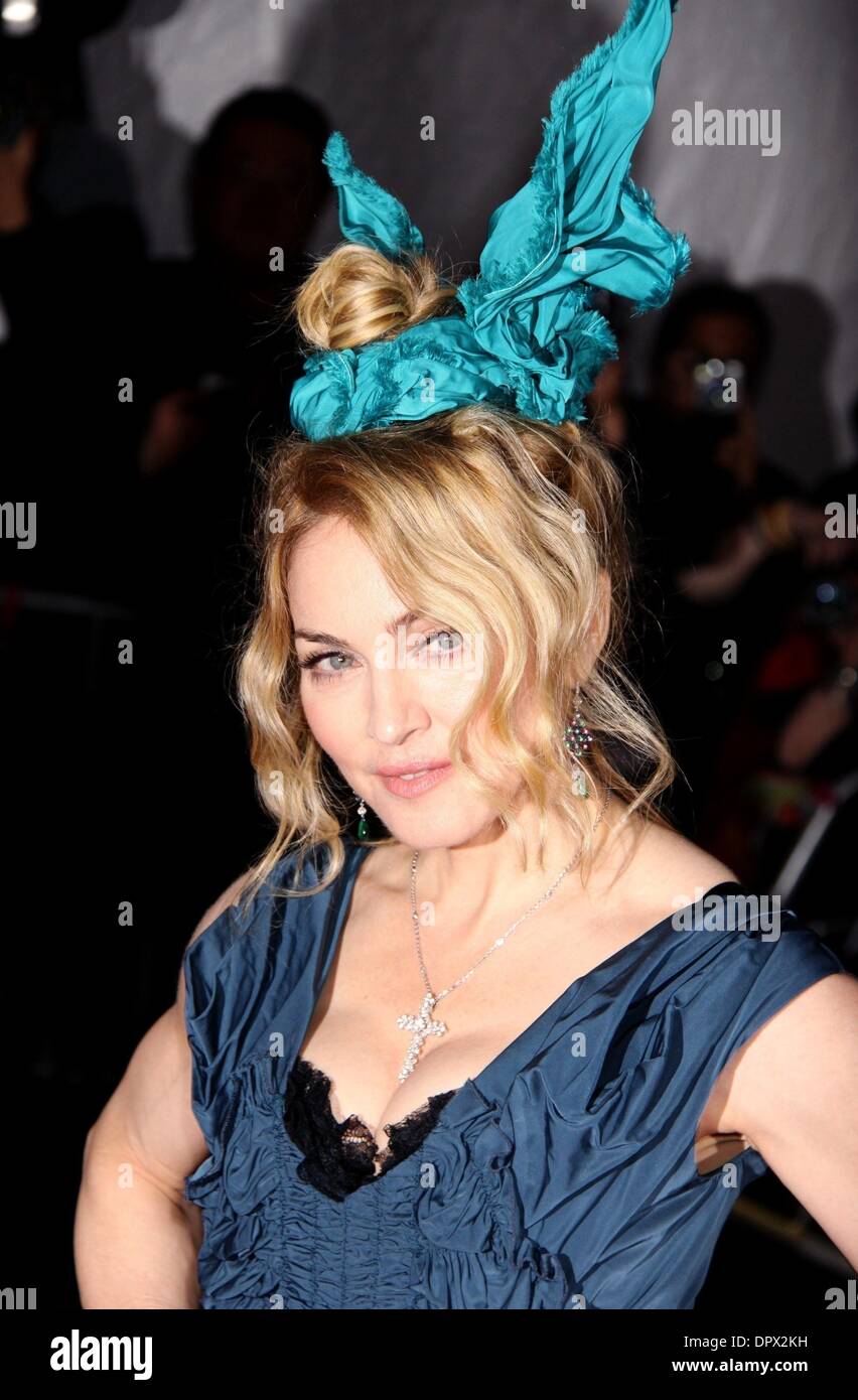 May 04, 2009 - New York, New York, USA - Singer MADONNA attends the Costume Institute Gala opening of 'The Model as Muse: Embodying Fashion' held at the Metropolitan Museum of Art. (Credit Image: Â© Nancy Kaszerman/ZUMA Press) Stock Photo