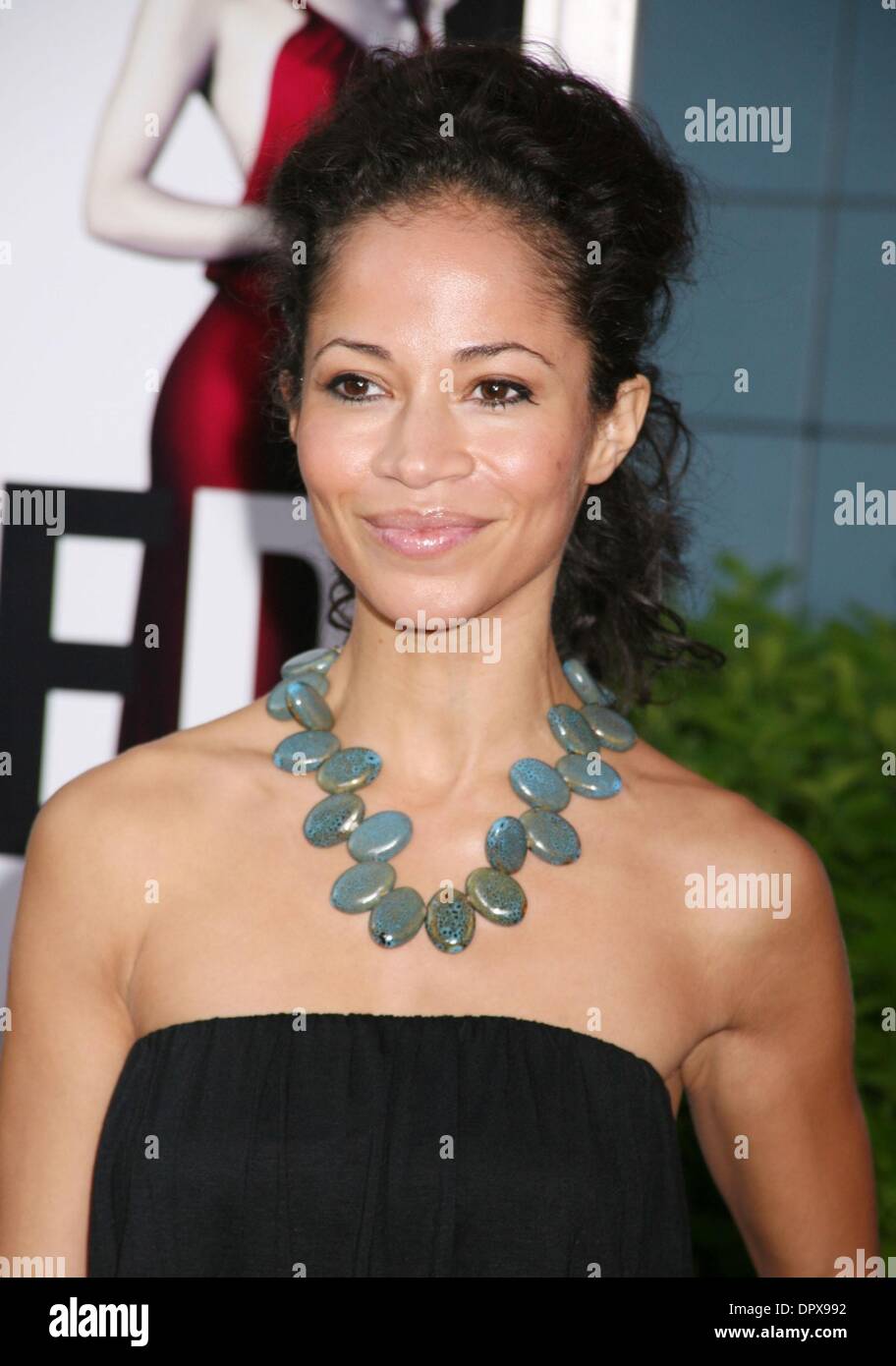 Apr 23, 2009 - New York, New York, USA - Actress SHERRI SAUM at the New ...