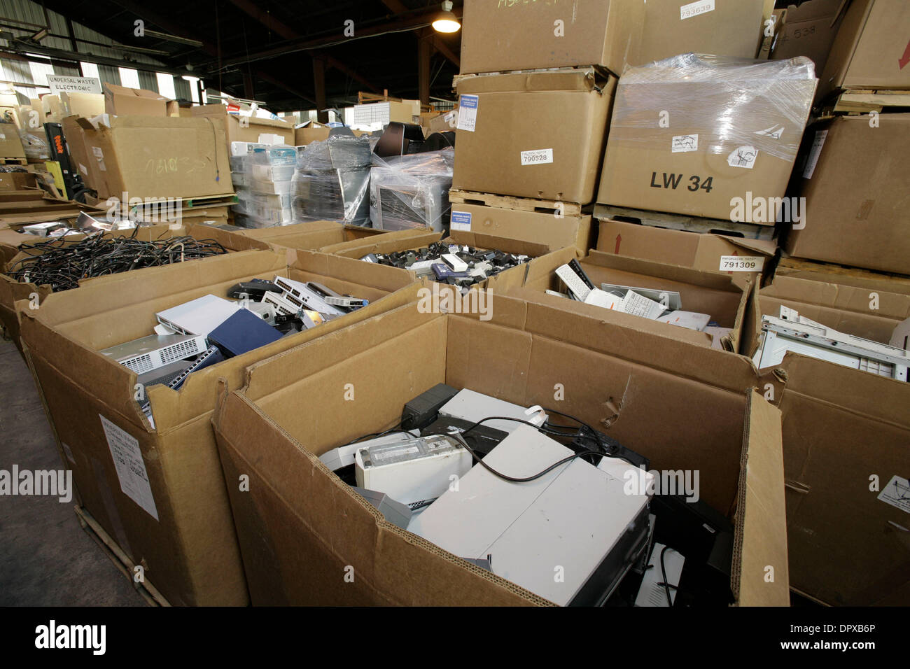 Jan 07, 2009 Oakland, California, USA Electronic waste is processed