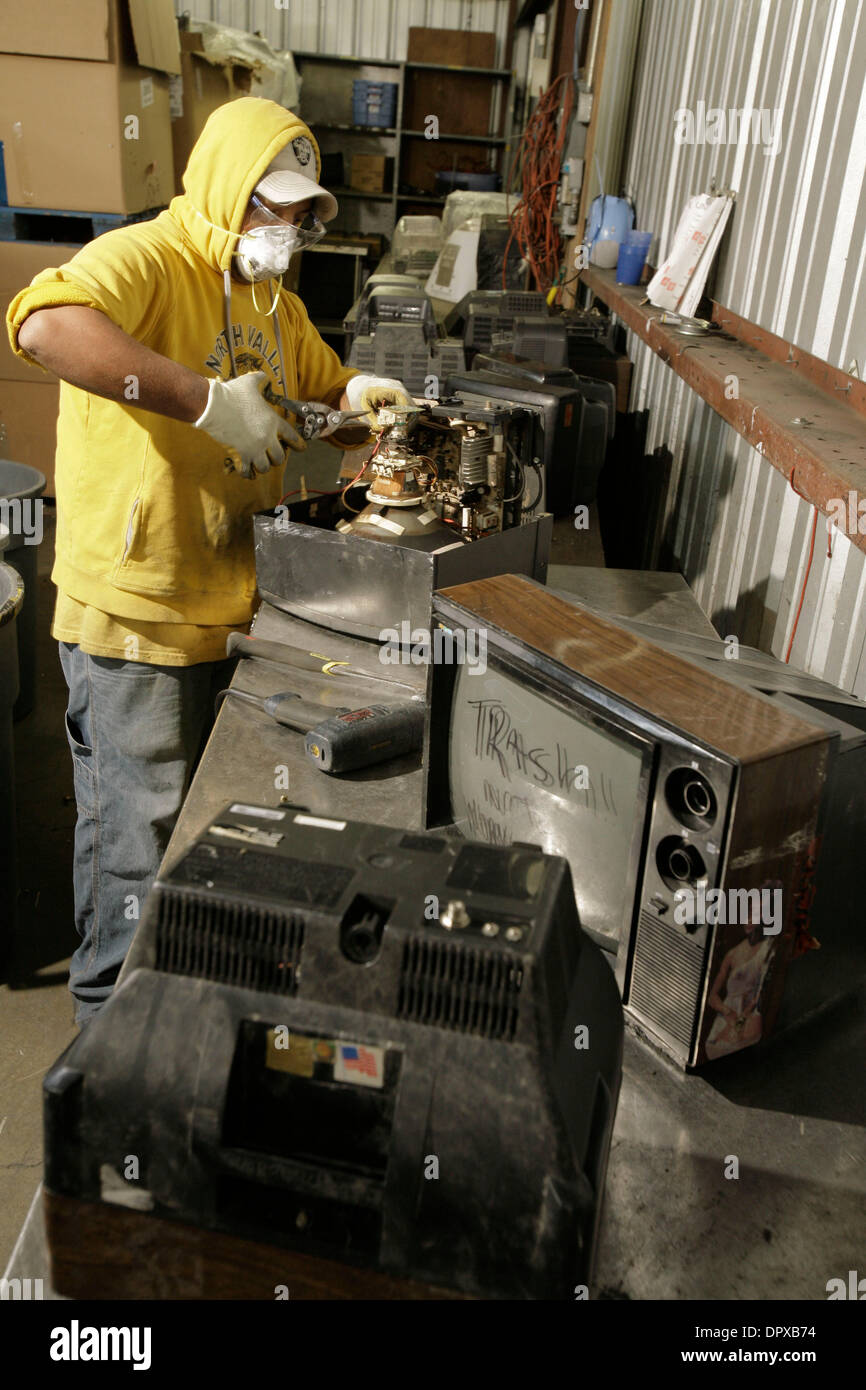 Jan 07, 2009 Oakland, California, USA CESAR GARCIA dismantles CRT