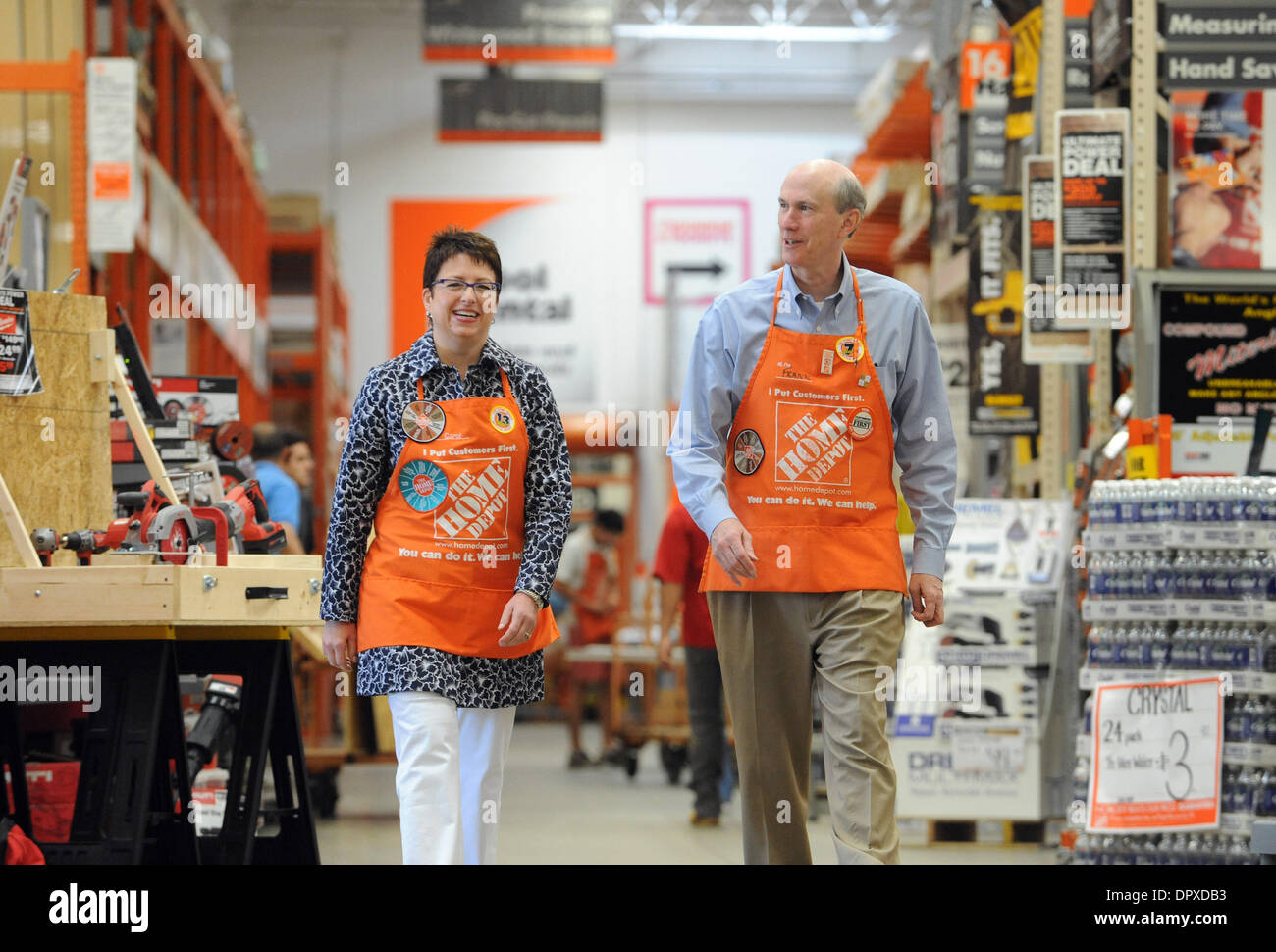 Apr 29, 2009 - Atlanta, Georgia, USA - The Home Depot Inc. posted a 44 percent increase in its first-quarter profit on Tuesday. PICTURED: The Home Depot CEO and Chairman FRANK BLAKE, right, and CFO CAROL TOME at one of the company's stores in Atlanta, Georgia on Wednesday, April 29, 2009.  (Credit Image: © Erik Lesser/ZUMA Press) Stock Photo