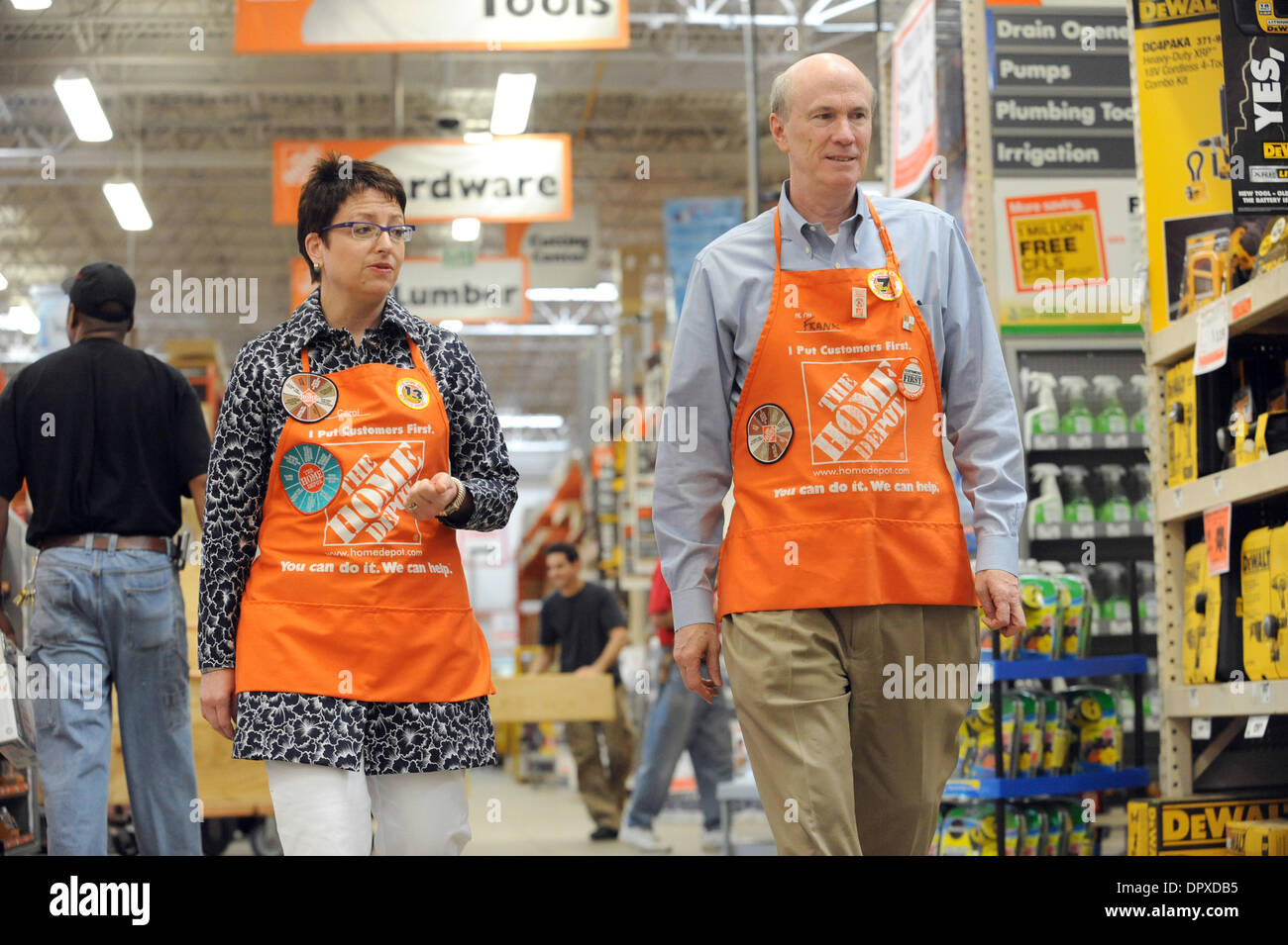 Apr 29, 2009 - Atlanta, Georgia, USA - The Home Depot Inc. posted a 44 percent increase in its first-quarter profit on Tuesday. PICTURED: The Home Depot CEO and Chairman FRANK BLAKE, right, and CFO CAROL TOME at one of the company's stores in Atlanta, Georgia on Wednesday, April 29, 2009.  (Credit Image: © Erik Lesser/ZUMA Press) Stock Photo