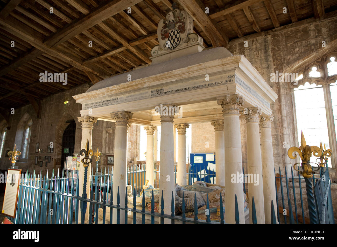 Tomb of Sir Anthony Irby (1st Earl of Boston) & his wife, Eliazabeth