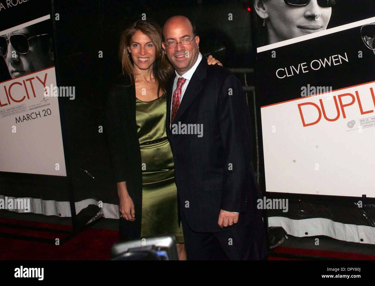 ''Duplicity'' Premiere.Ziegfeld, Theatre, New York City 03-16-2009.Photo By Rick Mackler-Rangefinder-Globe Photos, Inc. Â© 2009.JEFF ZUCKER AND WIFE CARYN ZUCKER.K61623RM.(Credit Image: © Rick Mackler/Globe Photos/ZUMAPRESS.com) Stock Photo