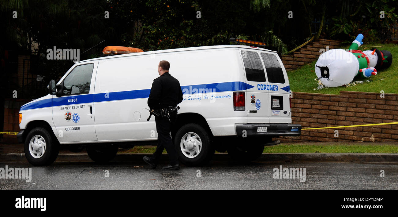 Dec 25, 2008 - Sylmar, California, USA - LAPD at the scene were the body of a man suspected of opening fire at a Christmas Eve party in a Covina home that subsequently caught fire, leaving at least three dead, was found Thursday in Sylmar. Authorities believe the 45-year-old died of a self-inflicted gunshot wound. Three bodies were found at the home where the Christmas party took p Stock Photo