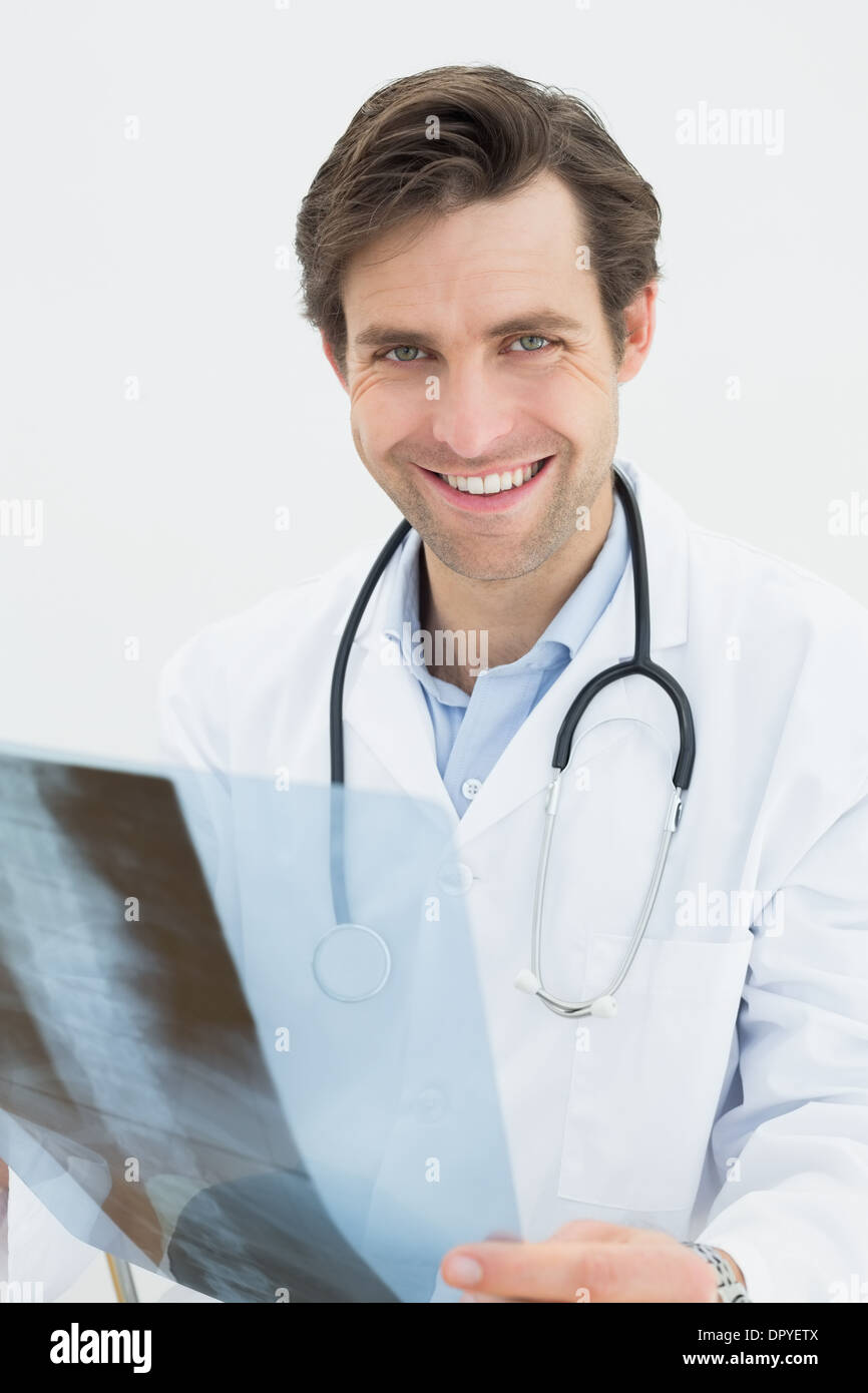 врач в возрасте фотосток. женщина 40 лет русская у врача. женщина врач. девушка врач. стать врачом в 40.