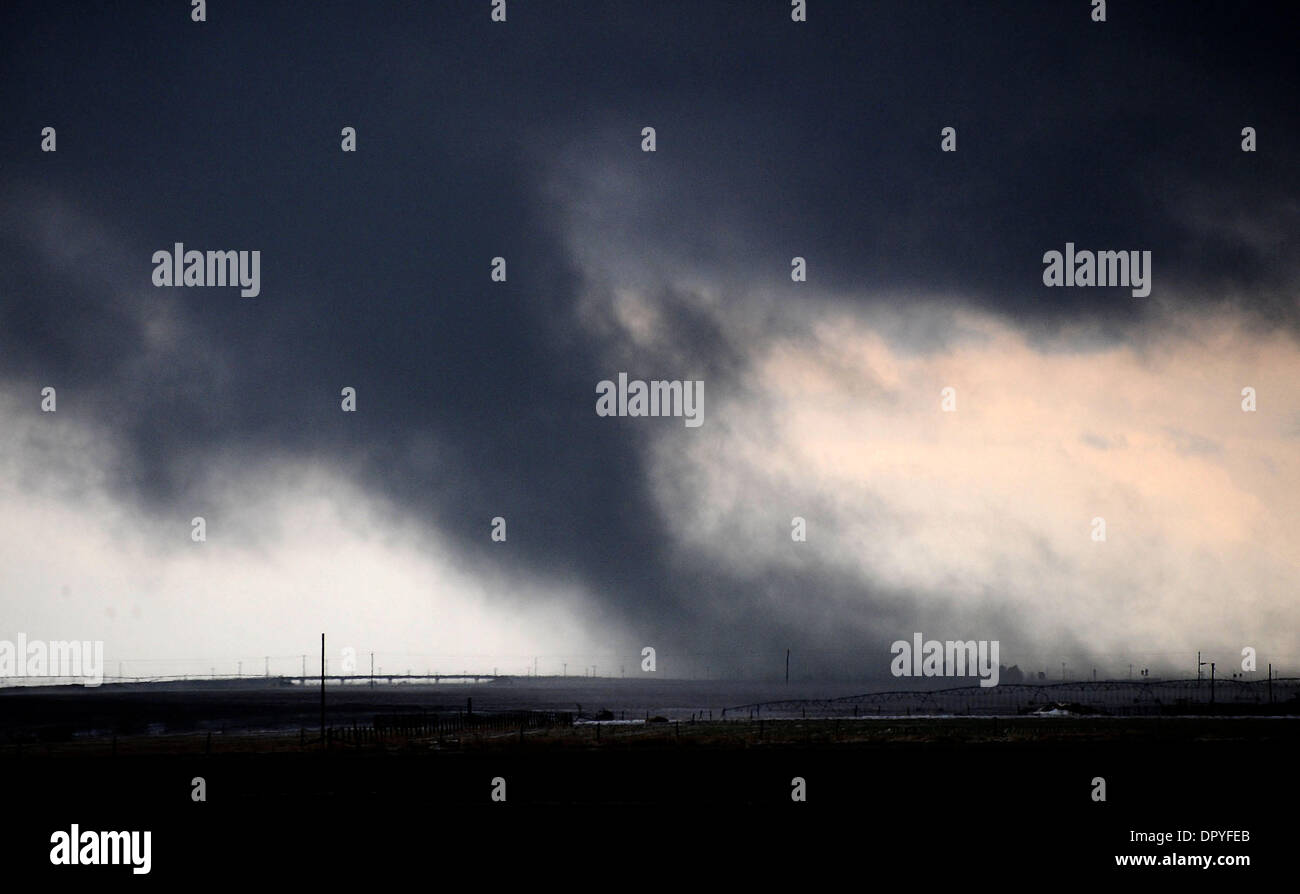Apr 16, 2009 Plainview, Texas, USA A series of tornado spawning