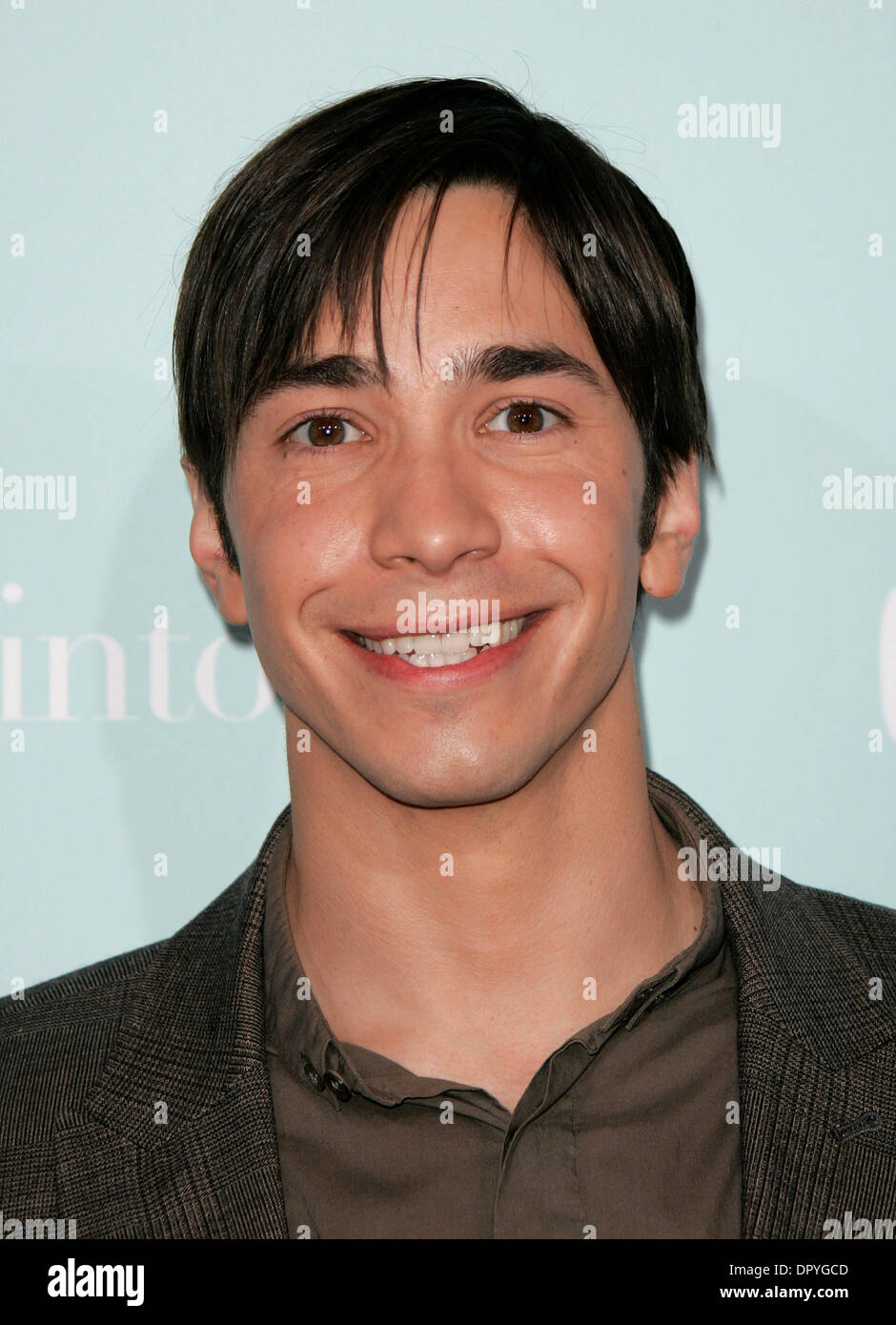 Feb 2, 2009 - Hollywood, California, USA - Actor JUSTIN LONG arriving ...