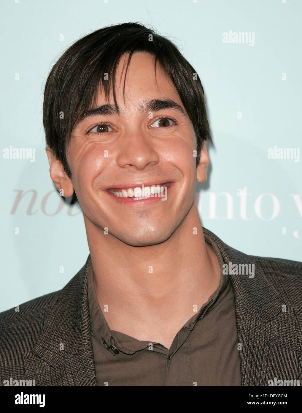 Feb 2, 2009 - Hollywood, California, USA - Actor JUSTIN LONG arriving ...