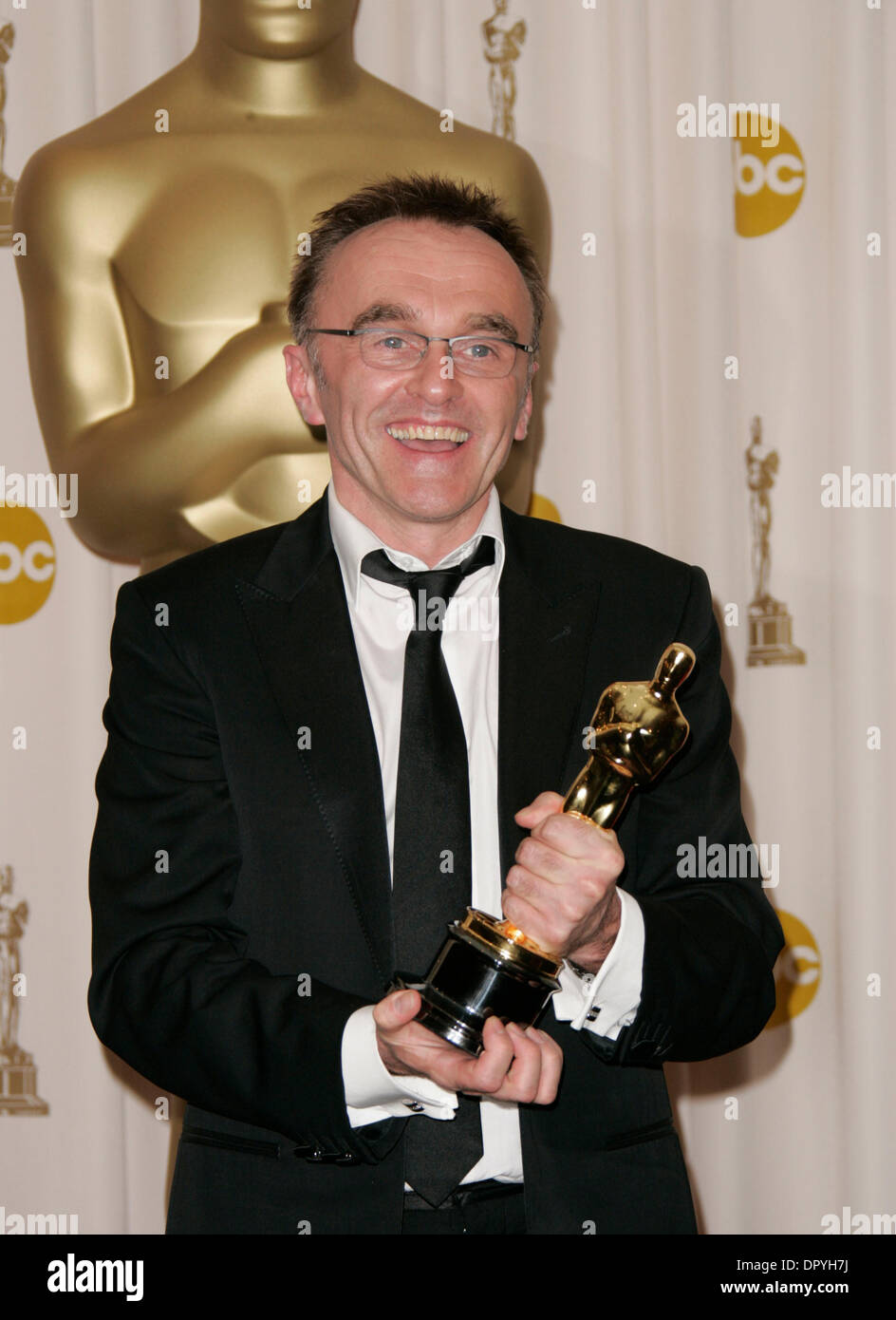 Feb 22, 2009 - Hollywood, California, USA - DANNY BOYLE with his award for Best Achievement in Directing for 'Slumdog Millionaire' in the pressroom at the 81st Annual Academy Awards held at the Kodak Theatre in Hollywood. (Credit Image: © Lisa O'Connor/ZUMA Press) Stock Photo