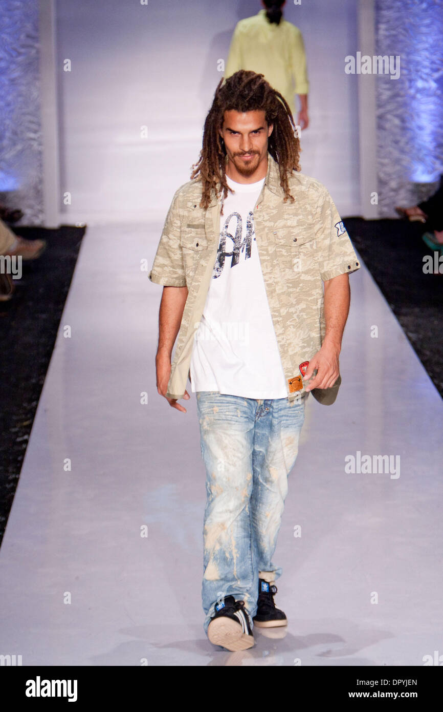 Mar 28, 2009 - Miami Beach, Florida, USA - A model walking the runway ...