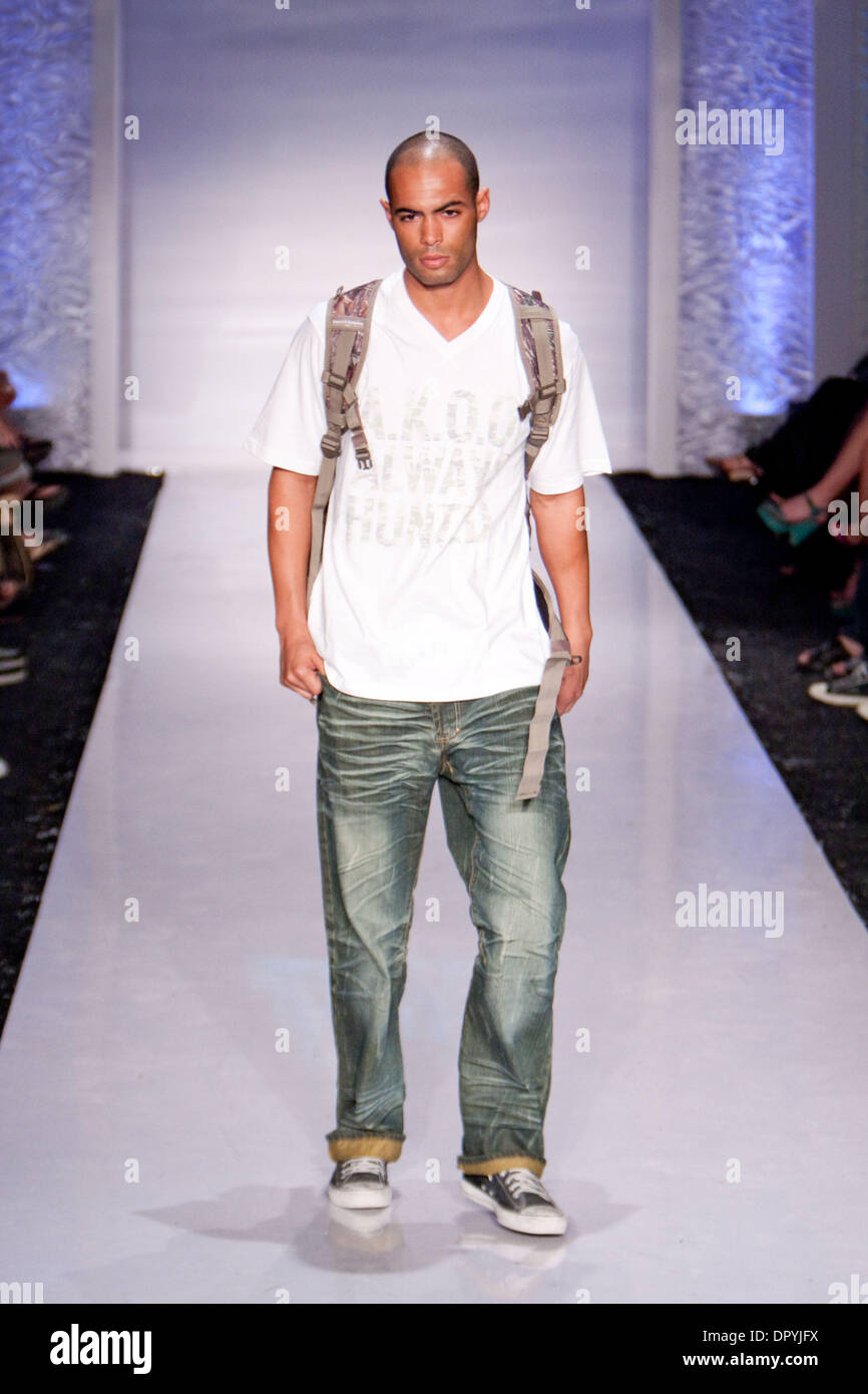 Mar 28, 2009 - Miami Beach, Florida, USA - A model walking the runway ...